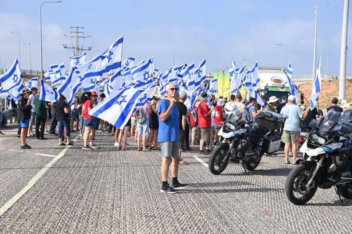 В Израиле на акциях против судебной реформы задержали 12 протестующих - ФОТО/ВИДЕО